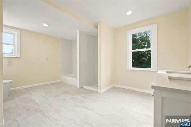 359-361 18th Street, Newark, NJ 07103