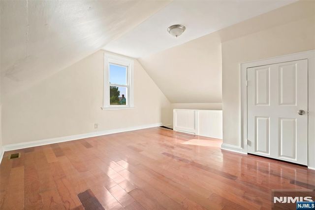 359-361 18th Street, Newark, NJ 07103