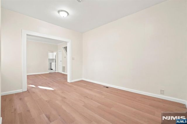 359-361 18th Street, Newark, NJ 07103