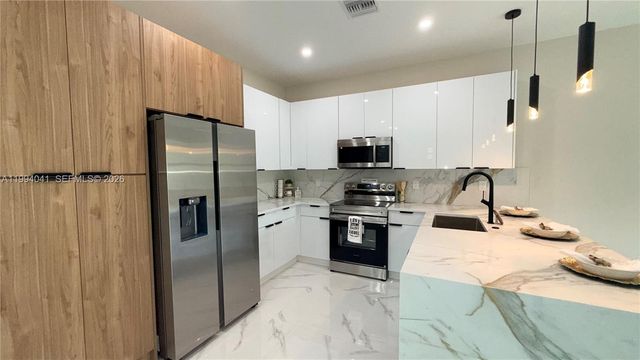 2102 E 13th St, Lehigh Acres, FL 33972