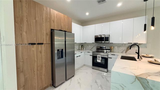 2102 E 13th St, Lehigh Acres, FL 33972