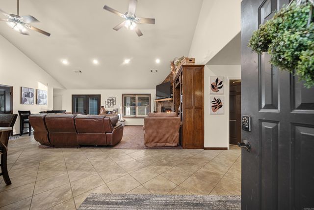 2003 N Moore Road, Hot Springs, AR 71913