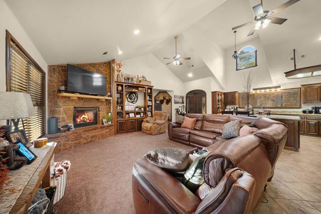 2003 N Moore Road, Hot Springs, AR 71913