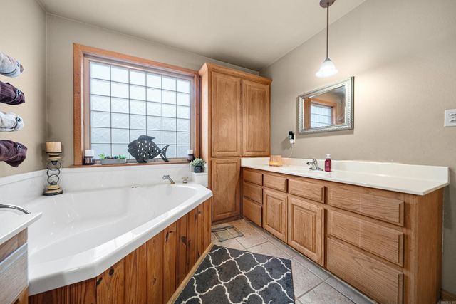 2003 N Moore Road, Hot Springs, AR 71913