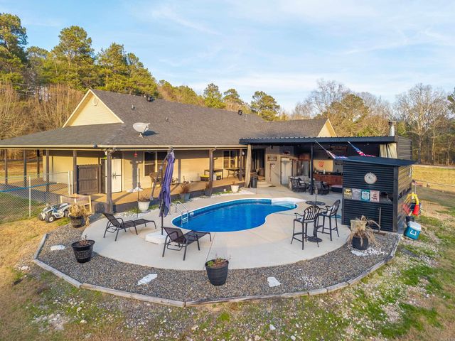 2003 N Moore Road, Hot Springs, AR 71913