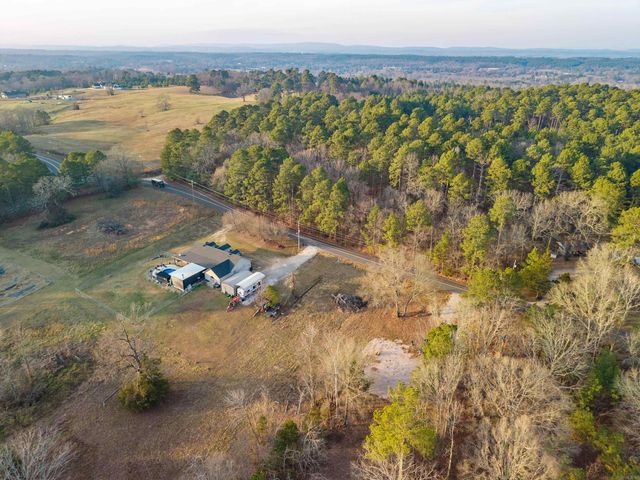 2003 N Moore Road, Hot Springs, AR 71913