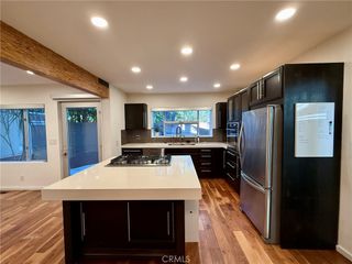 2302 Oakwood Avenue, Venice, CA 90291