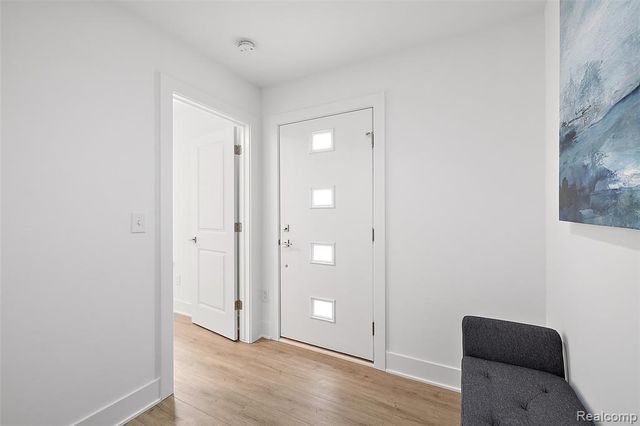 2809 Summers Place, Troy, MI 48084