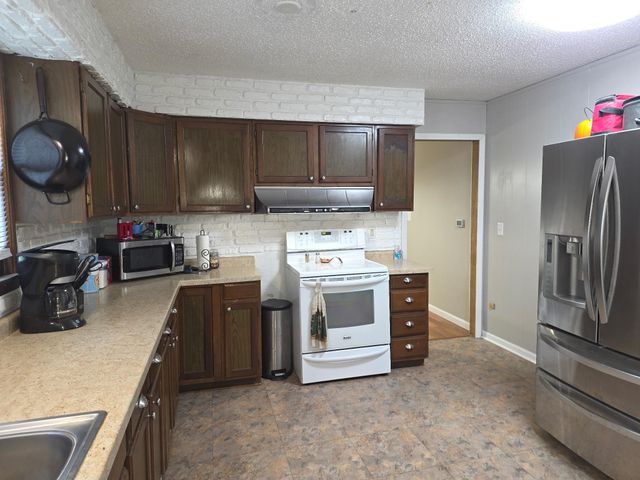 11030 S Anthony Ln, Mulvane, KS 67110