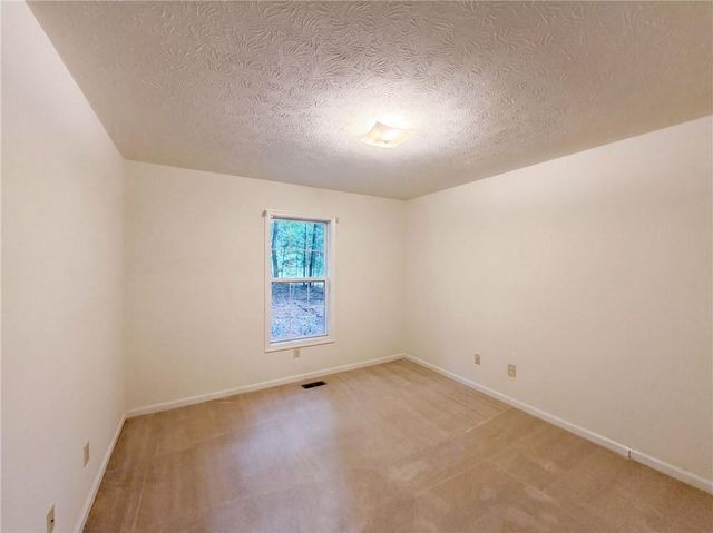 103 Saddlebrook Court, Lagrange, GA 30240