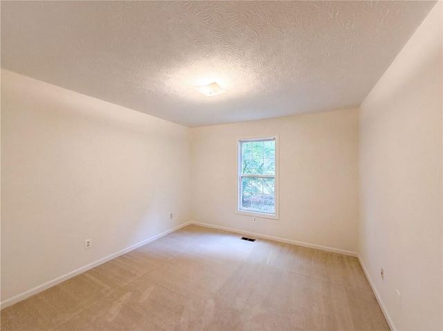 103 Saddlebrook Court, Lagrange, GA 30240