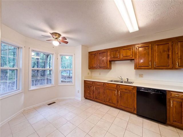 103 Saddlebrook Court, Lagrange, GA 30240