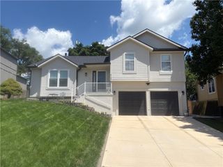 5109 Rosehill Road, Shawnee, KS 66216