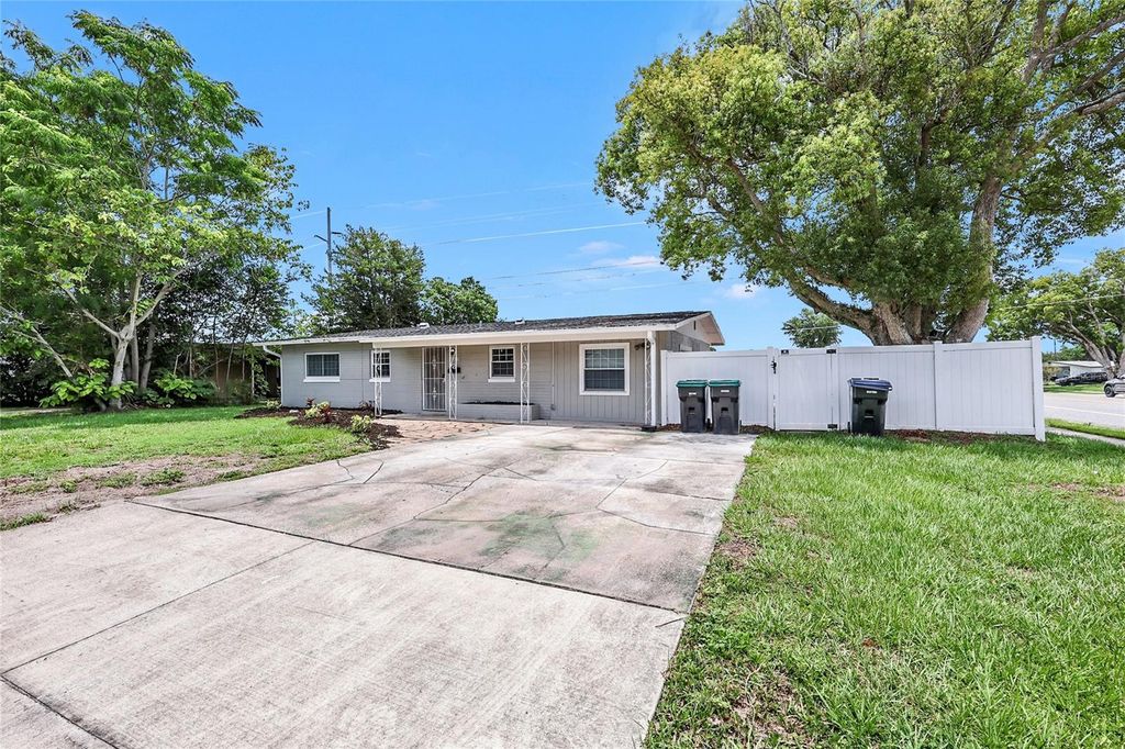 Image 2 of property listing at 10855 GENEVIEVE STREET, Orlando, FL 32825