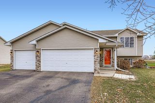9982 Park Place Drive, Monticello, MN 55362