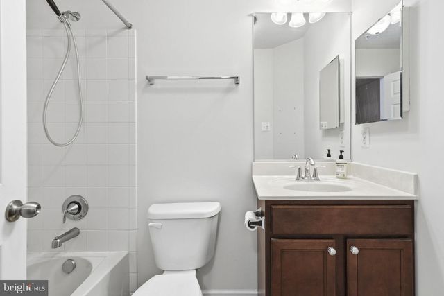 8441 STANSBURY LAKE DR, Baltimore, MD 21222