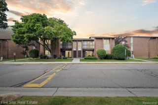 33873 Pondview Circle 171, Livonia, MI 48152