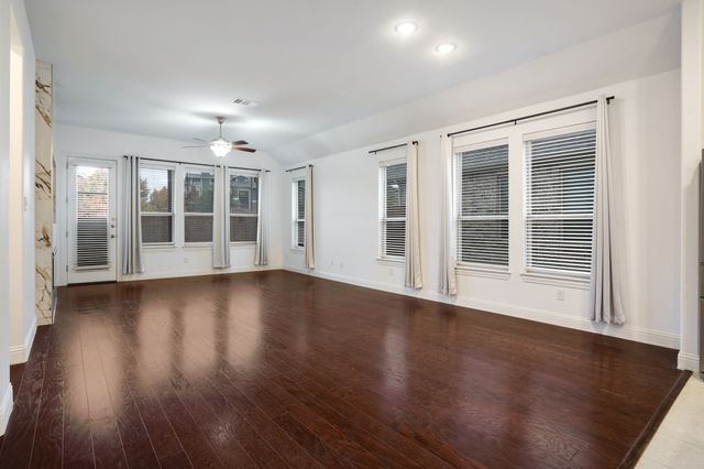 2144 Spencer Lane, Carrollton, TX 75010