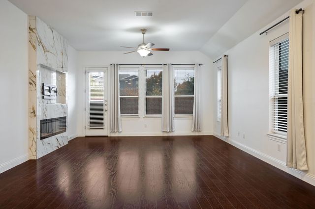 2144 Spencer Lane, Carrollton, TX 75010