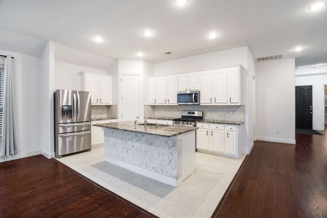 2144 Spencer Lane, Carrollton, TX 75010