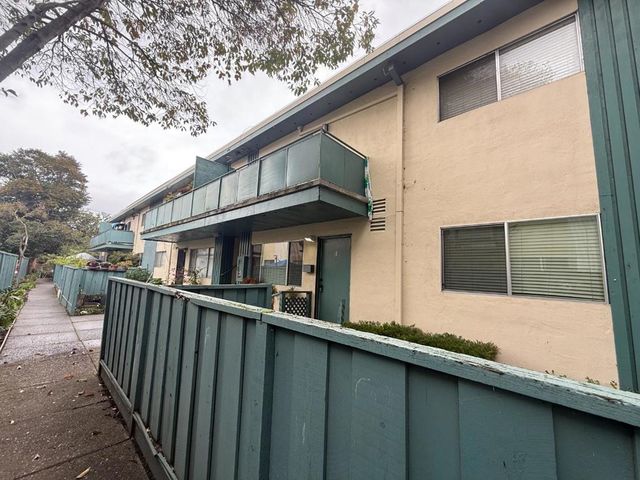 280 E Okeefe Street, East Palo Alto, CA 94303