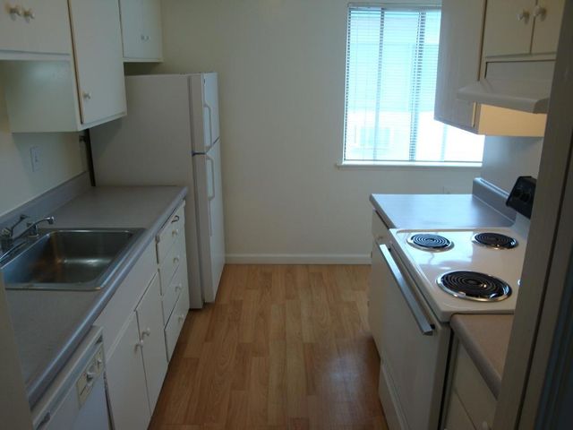 280 E Okeefe Street, East Palo Alto, CA 94303
