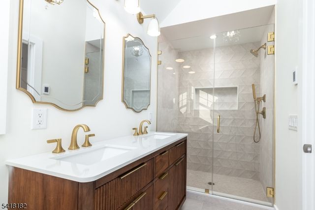 100 Van Doren Ave, Chatham Boro, NJ 07928