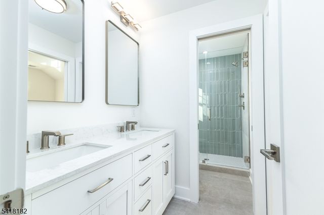 100 Van Doren Ave, Chatham Boro, NJ 07928