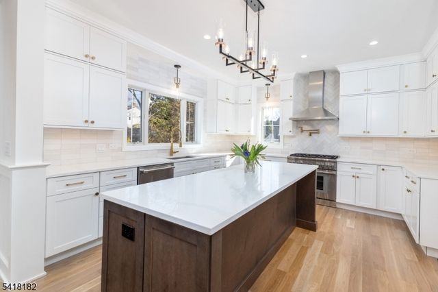 100 Van Doren Ave, Chatham Boro, NJ 07928