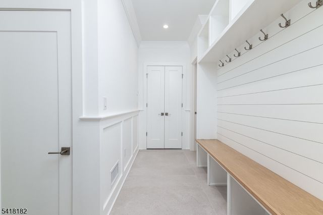 100 Van Doren Ave, Chatham Boro, NJ 07928