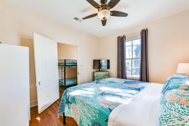 1213 18th Street, Galveston, TX 77550