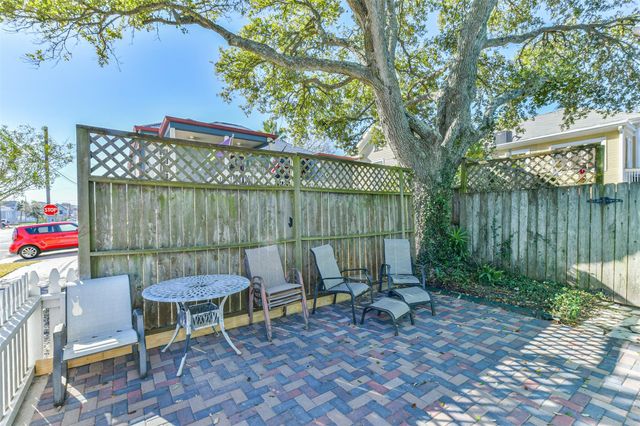 1213 18th Street, Galveston, TX 77550