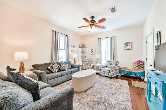 1213 18th Street, Galveston, TX 77550