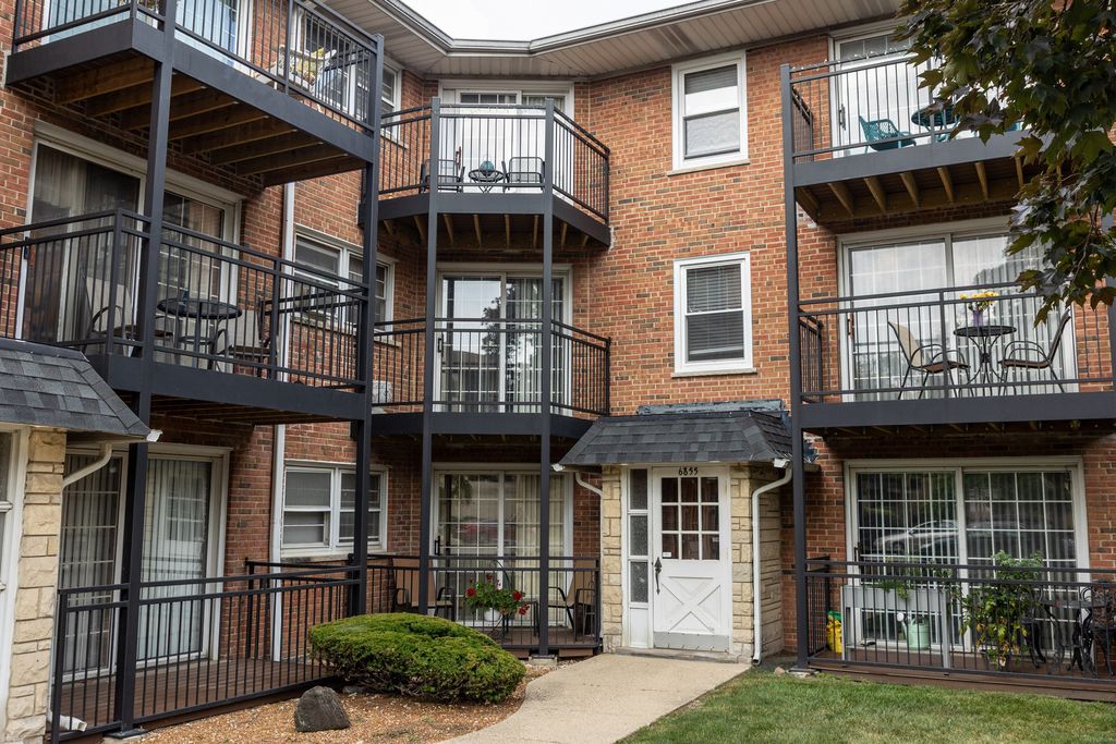 6855 N Northwest Highway 2C, Chicago, IL 60631
