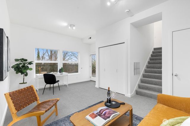 6726 35th Place S, Seattle, WA 98118