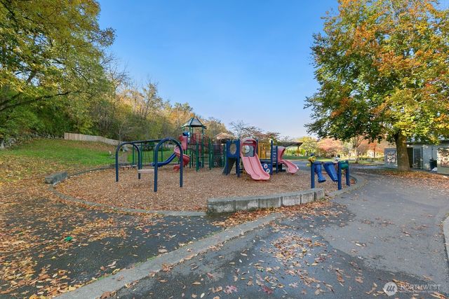 6726 35th Place S, Seattle, WA 98118