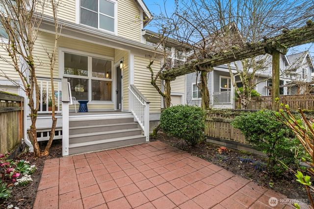 6726 35th Place S, Seattle, WA 98118