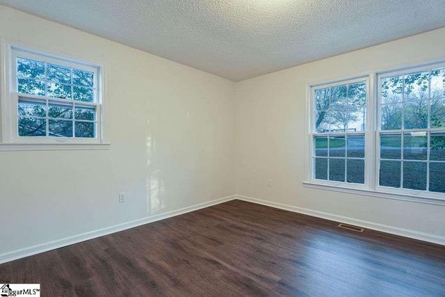 221 Lakeview Drive, Liberty, SC 29657
