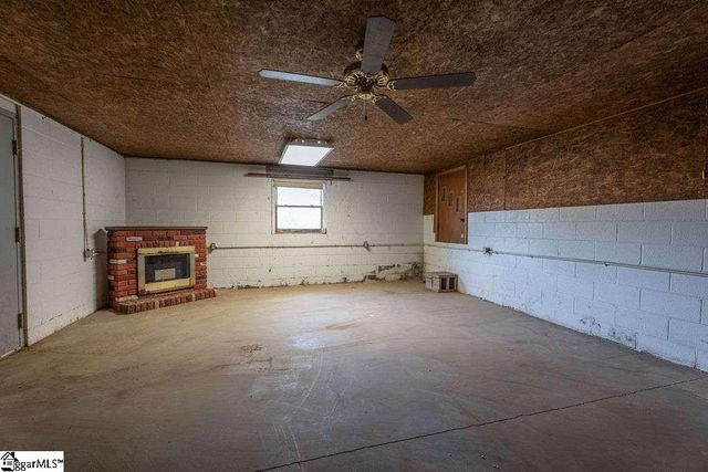 221 Lakeview Drive, Liberty, SC 29657