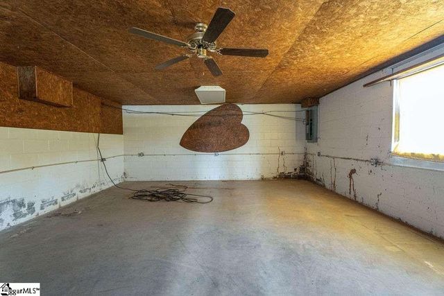 221 Lakeview Drive, Liberty, SC 29657
