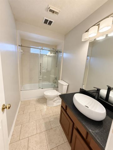 14715 Wynbourn Way, Houston, TX 77083