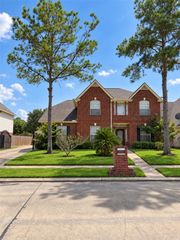 14715 Wynbourn Way, Houston, TX 77083