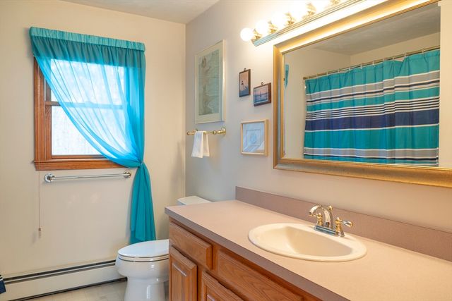 60 Tyler Dr, Uxbridge, MA 01569