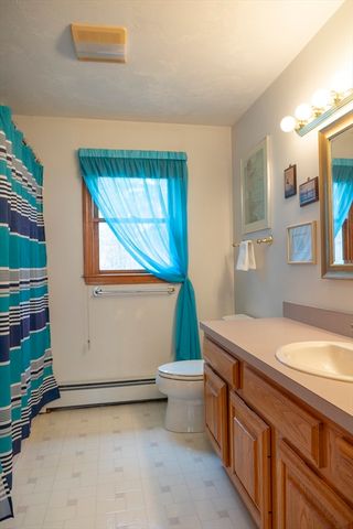 60 Tyler Dr, Uxbridge, MA 01569