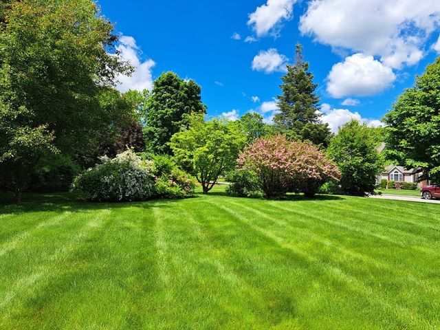 60 Tyler Dr, Uxbridge, MA 01569