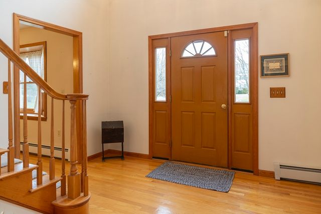 60 Tyler Dr, Uxbridge, MA 01569