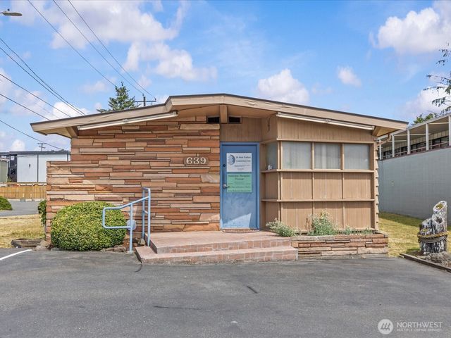 635 SW 154th Street, Burien, WA 98166