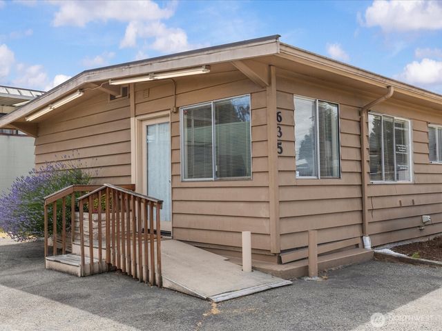 635 SW 154th Street, Burien, WA 98166