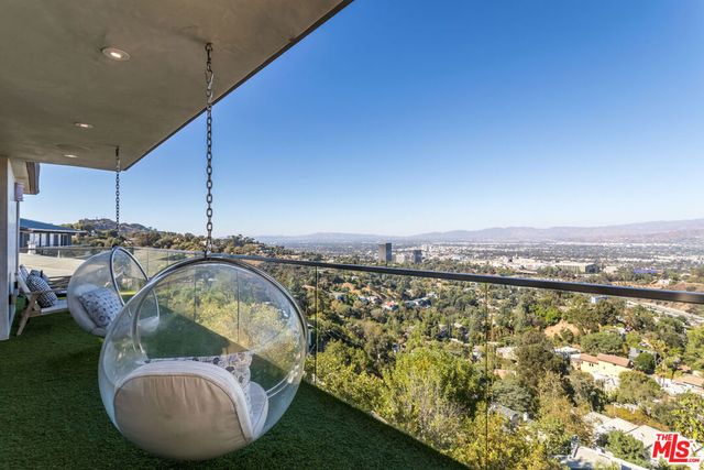 7177 Pacific View Drive, Los Angeles, CA 90068