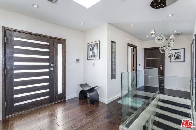 7177 Pacific View Drive, Los Angeles, CA 90068